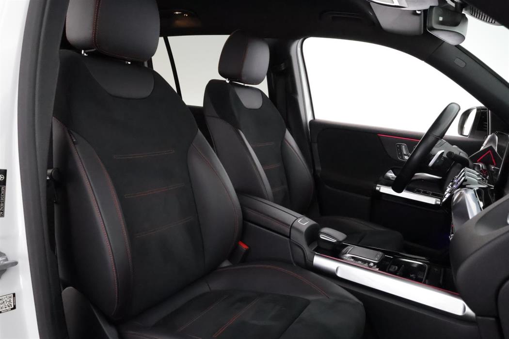MERCEDES-BENZ GLB 2023