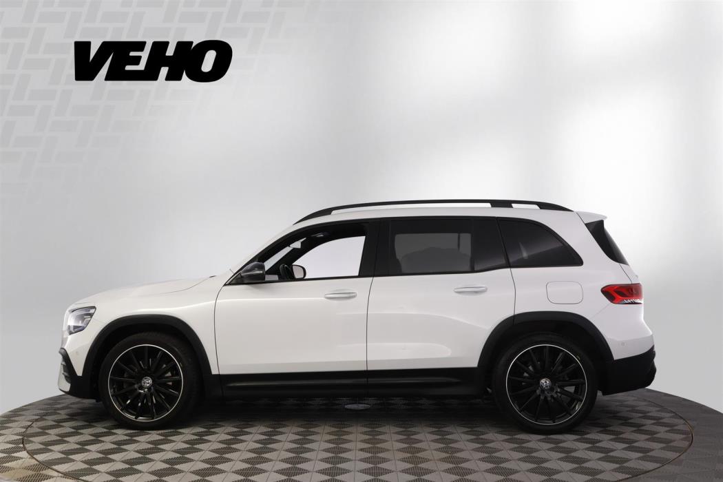 MERCEDES-BENZ GLB 2023