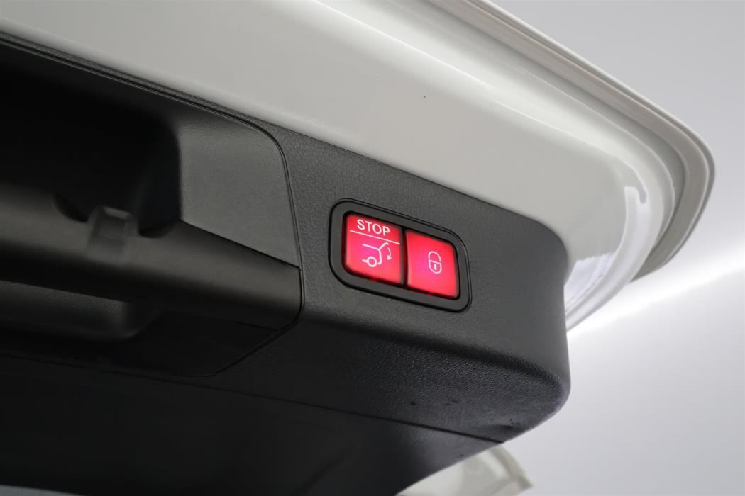 MERCEDES-BENZ GLB 2023
