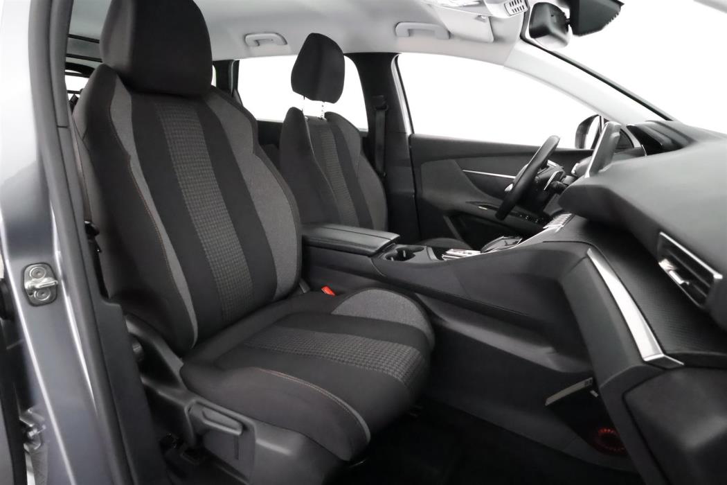 Peugeot 5008 2021