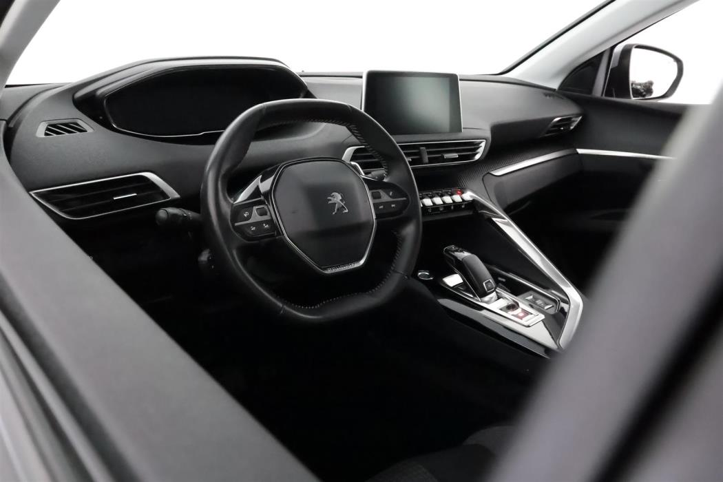 Peugeot 5008 2021
