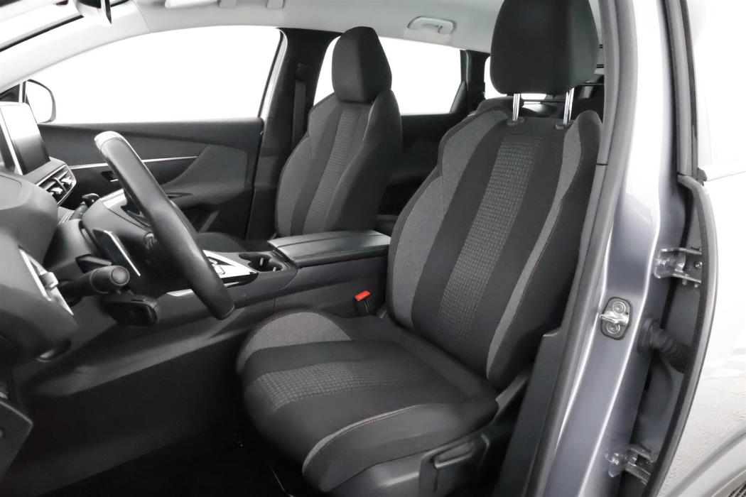 Peugeot 5008 2021