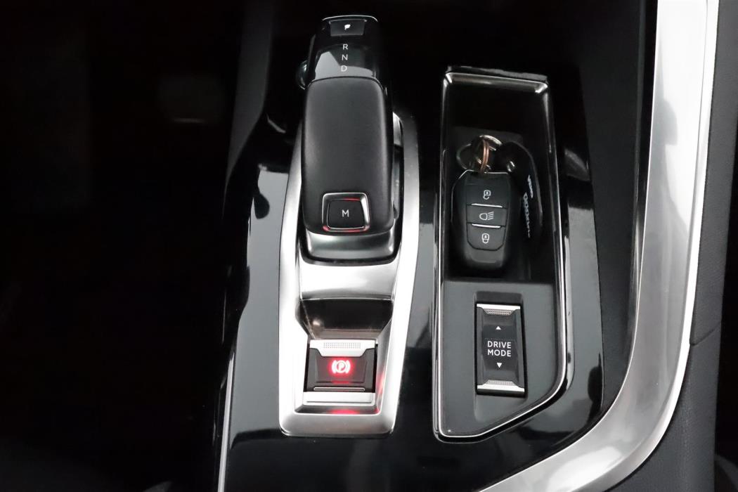 Peugeot 5008 2021