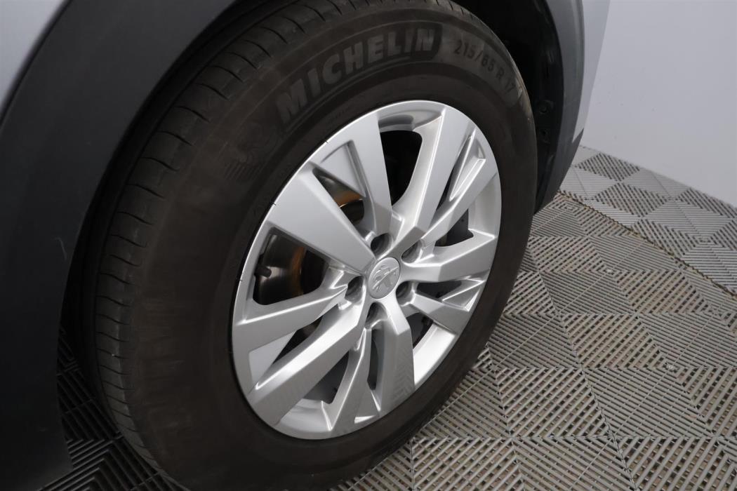 Peugeot 5008 2021