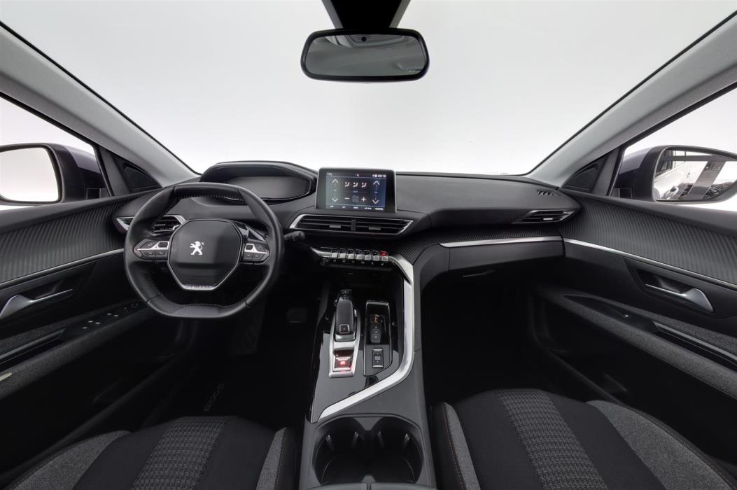 Peugeot 5008 2021