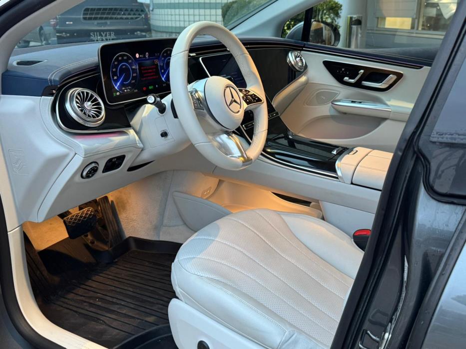 MERCEDES-BENZ EQE 2023