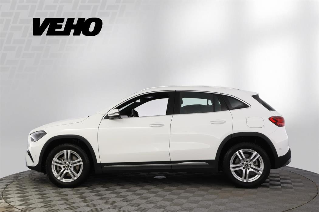 MERCEDES-BENZ GLA 2024