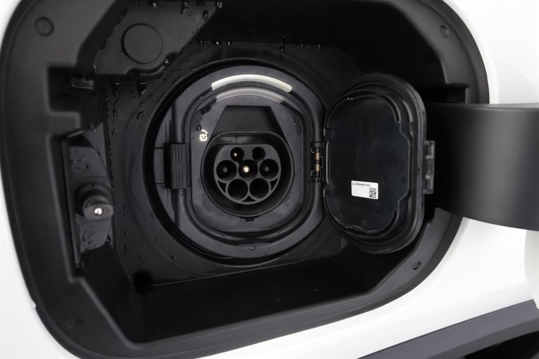 MERCEDES-BENZ GLA 2024