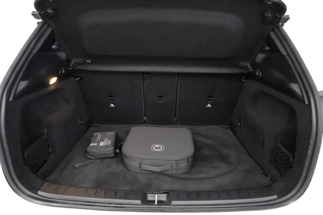 MERCEDES-BENZ GLA 2024