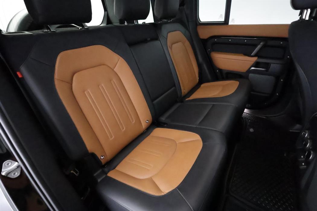 Land Rover Defender 2023