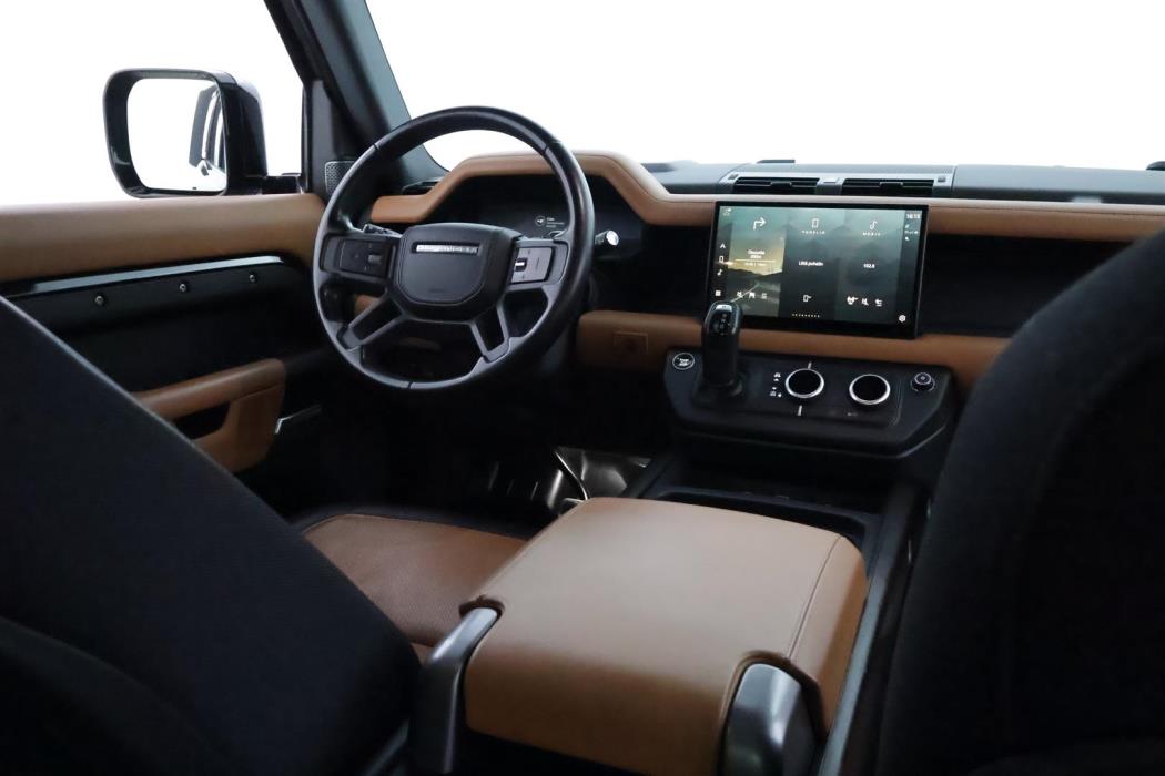 Land Rover Defender 2023