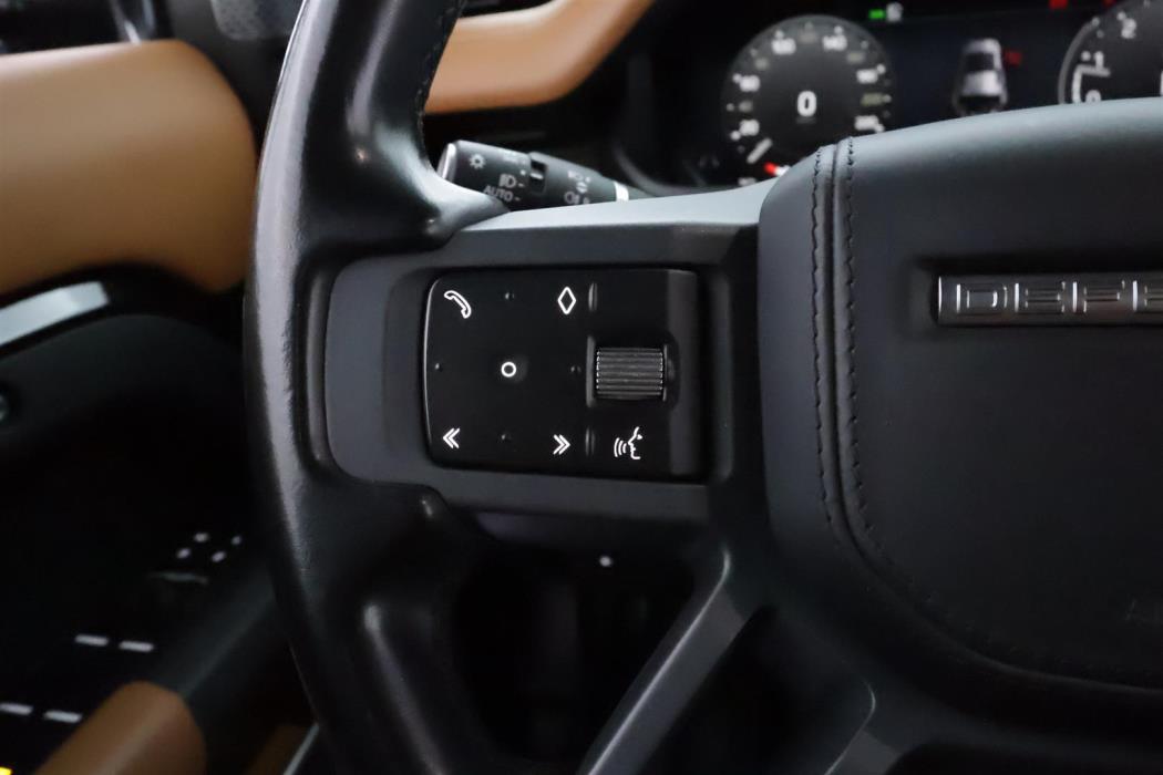 Land Rover Defender 2023