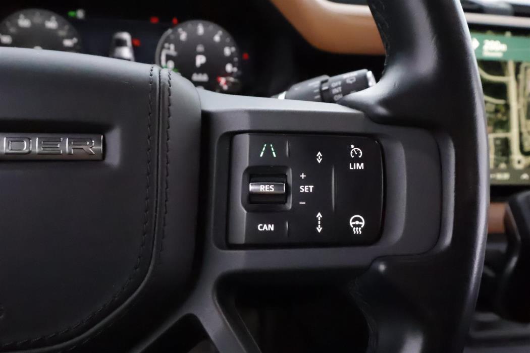 Land Rover Defender 2023