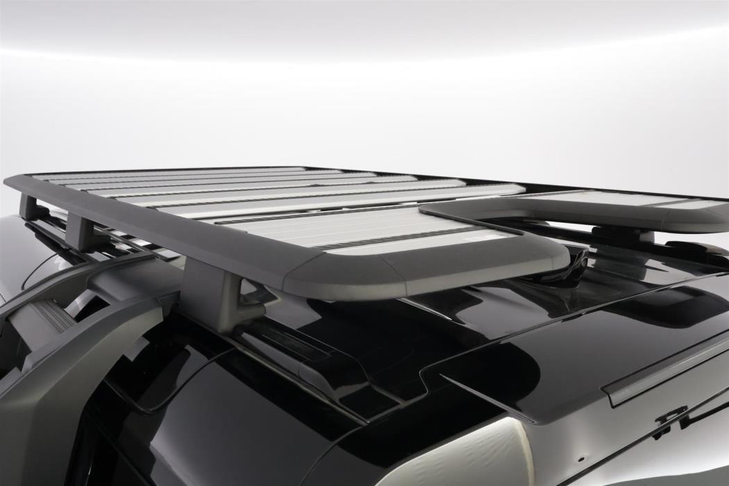 Land Rover Defender 2023