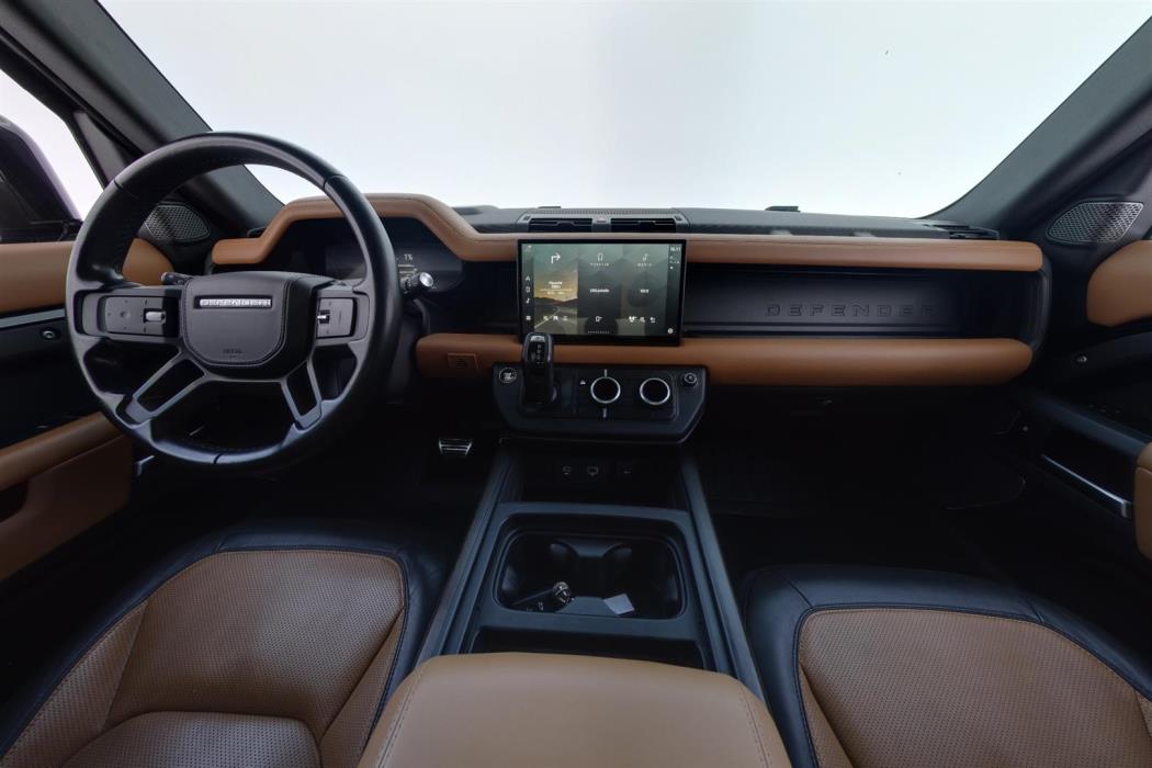 Land Rover Defender 2023