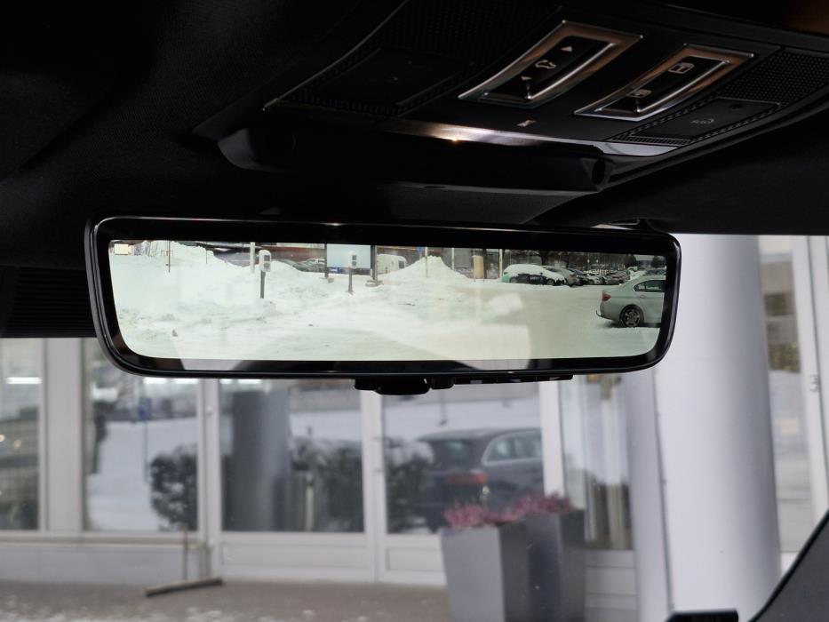 Land Rover Defender 2024