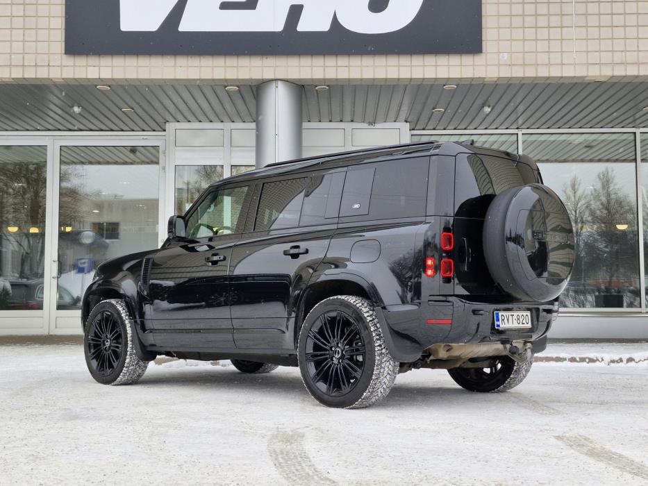 Land Rover Defender 2024