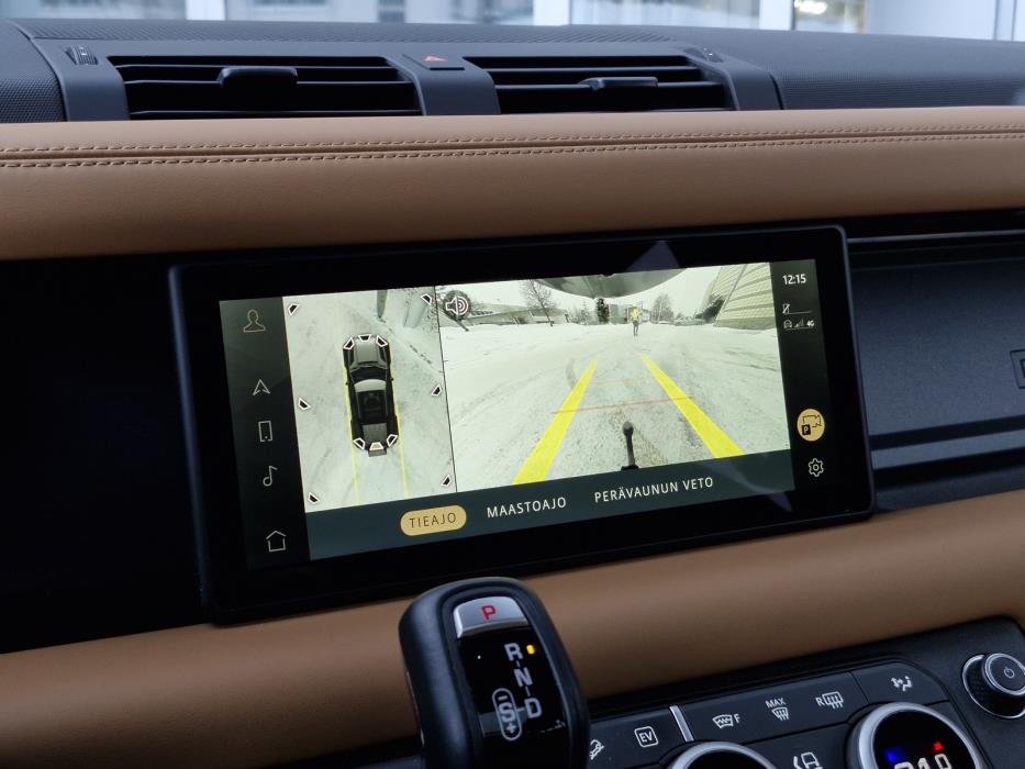 Land Rover Defender 2024