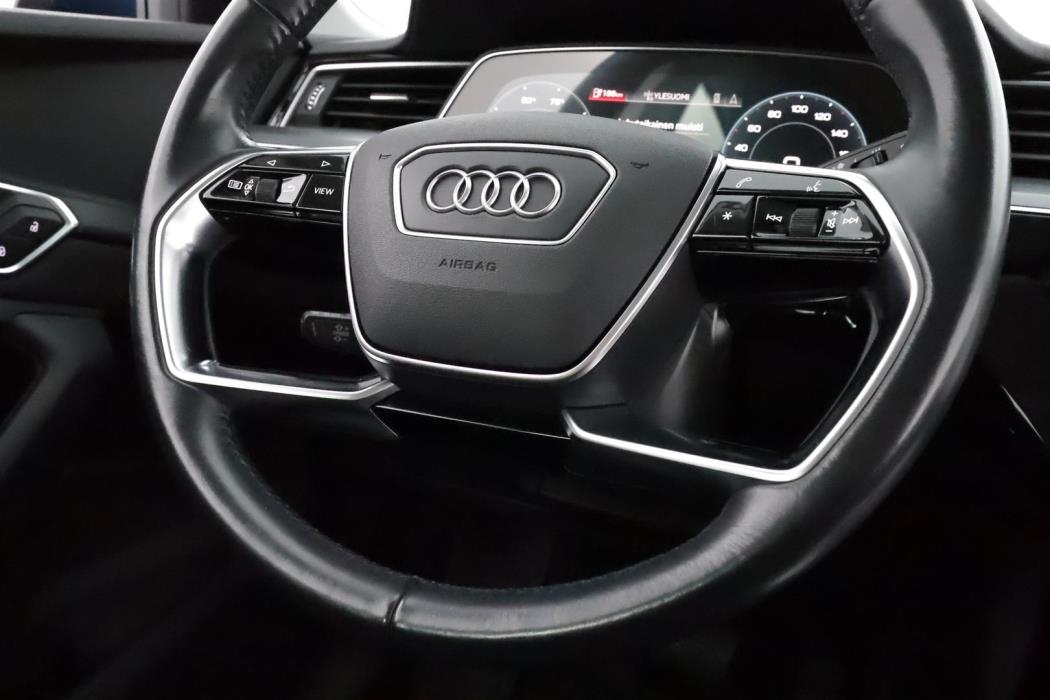 AUDI e-tron 2019