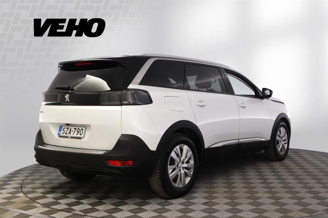 Peugeot 5008 2021