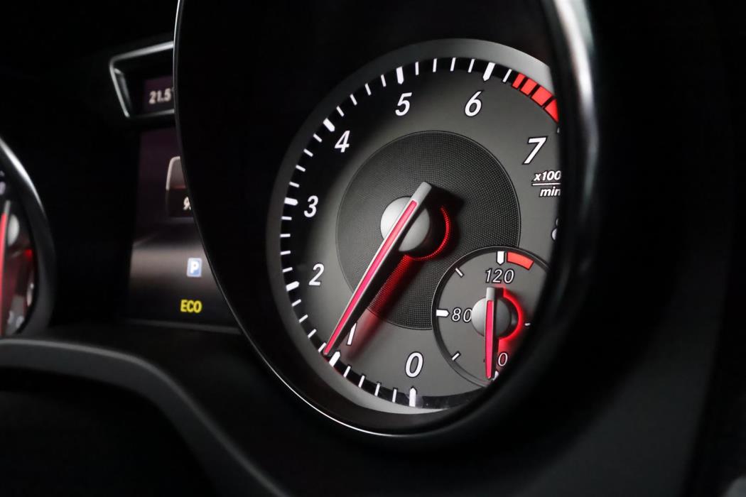 MERCEDES-BENZ CLA 2014