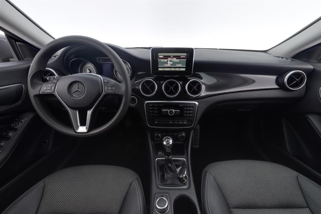 MERCEDES-BENZ CLA 2014