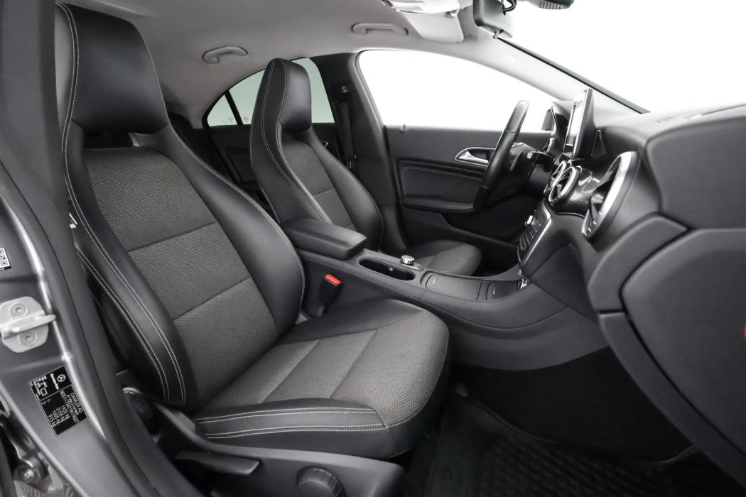 Mercedes-Benz CLA 2015