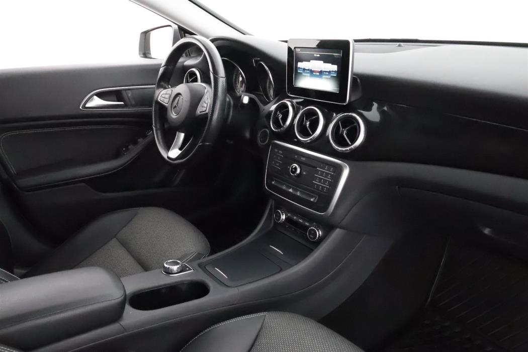 Mercedes-Benz CLA 2015