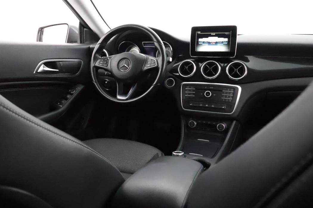 Mercedes-Benz CLA 2015