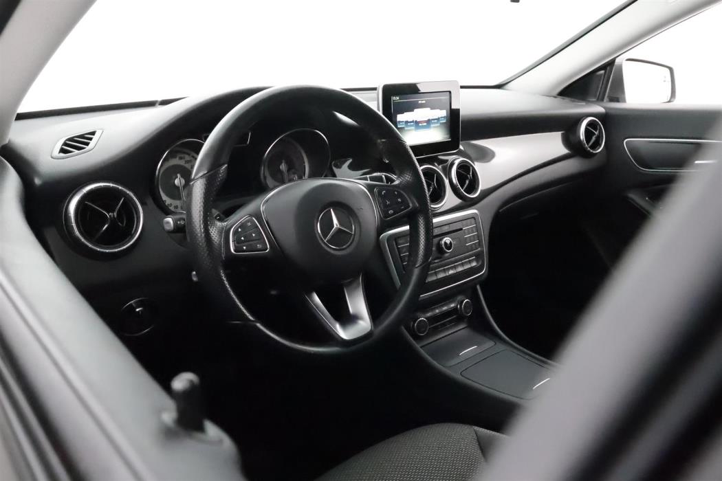 Mercedes-Benz CLA 2015