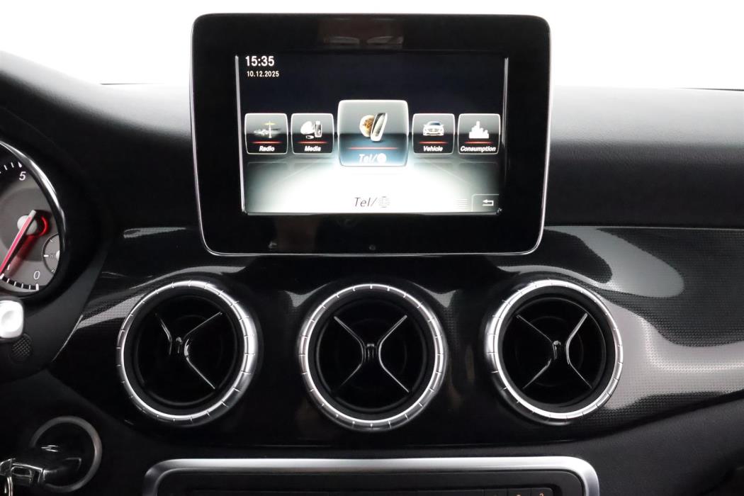 Mercedes-Benz CLA 2015