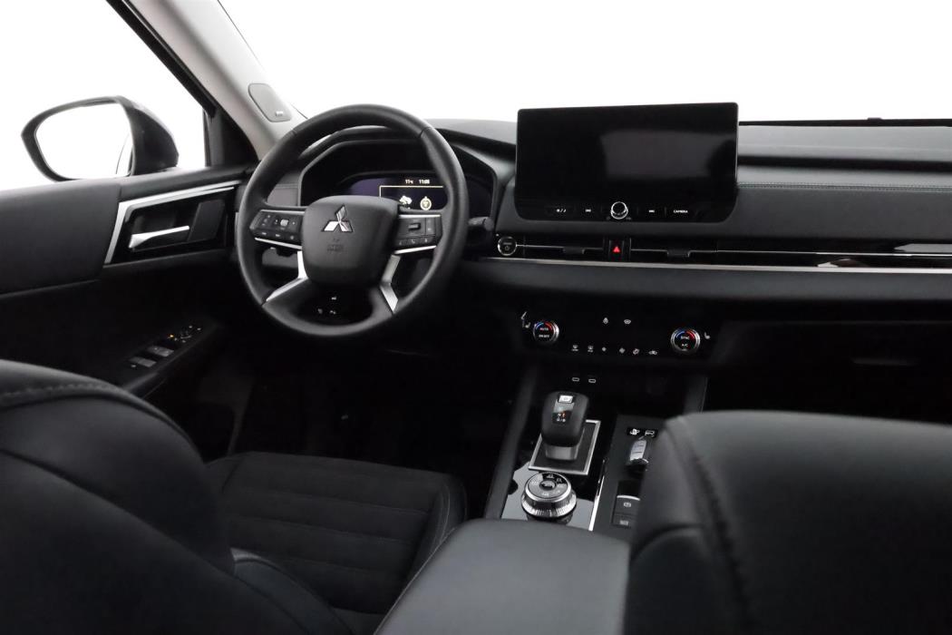 Mitsubishi Outlander 2025