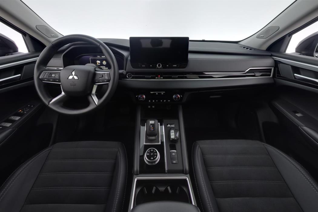 Mitsubishi Outlander 2025