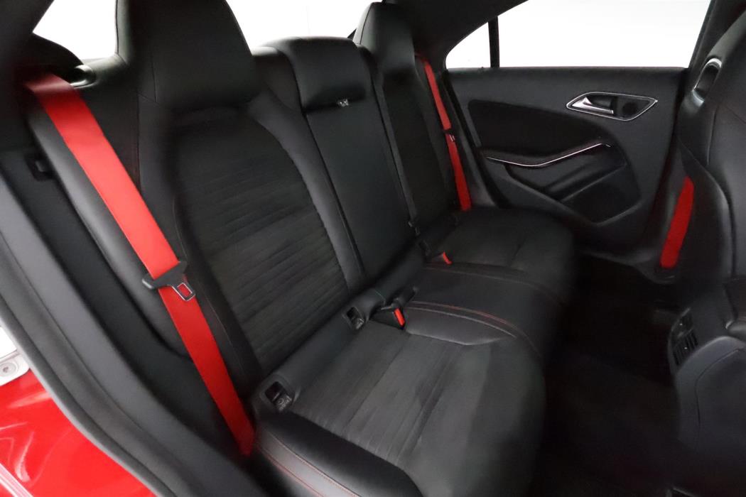Mercedes-Benz CLA 2015