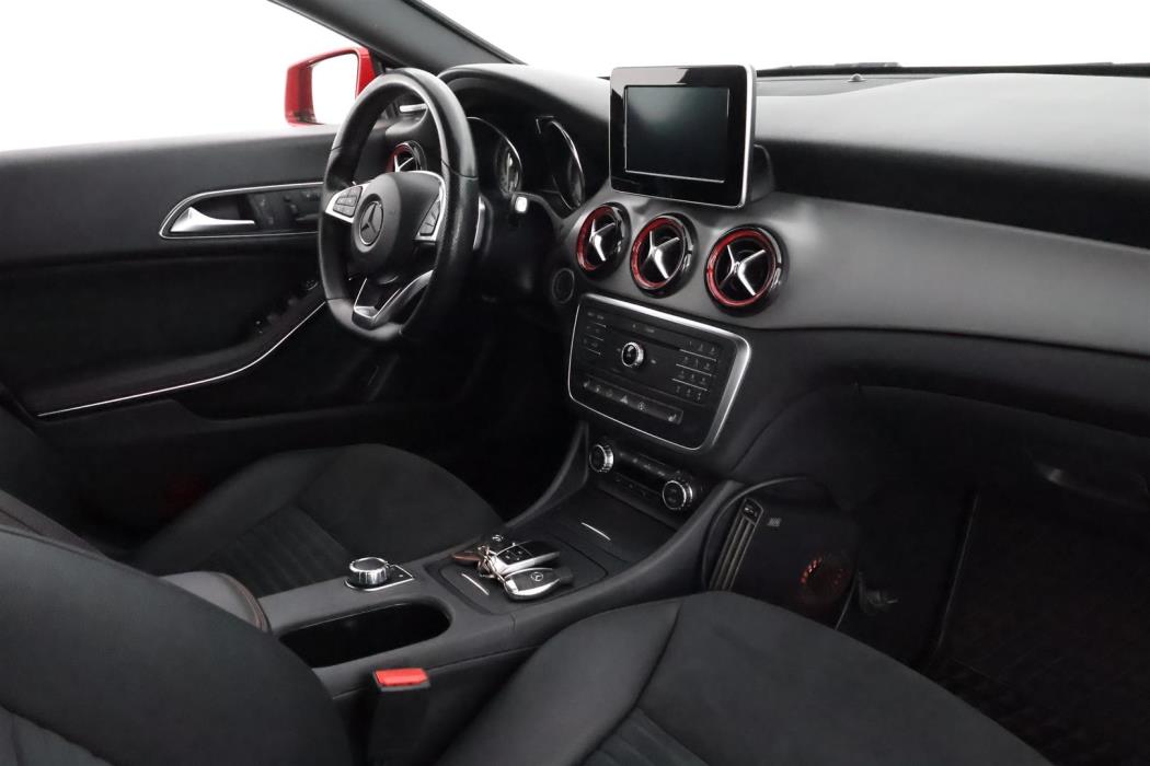 Mercedes-Benz CLA 2015
