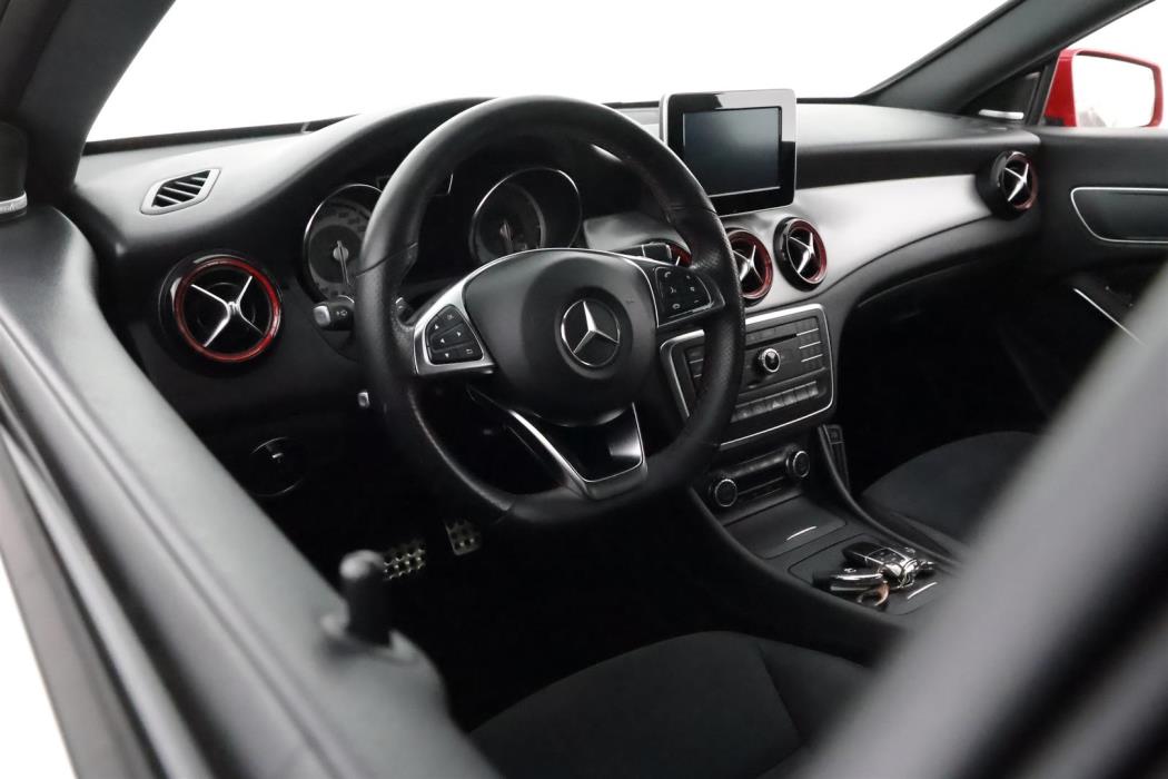 Mercedes-Benz CLA 2015