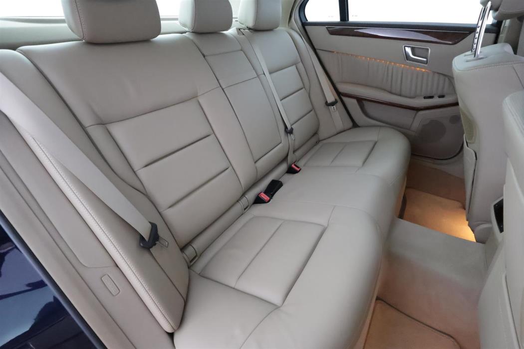 MERCEDES-BENZ E 2011