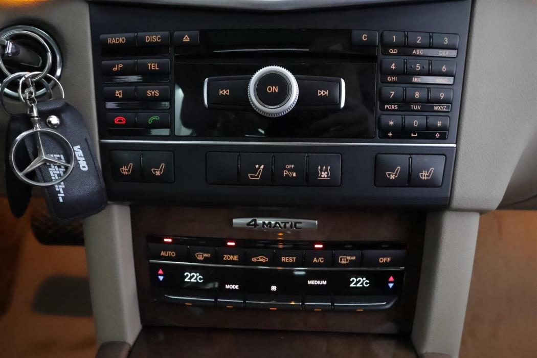 MERCEDES-BENZ E 2011