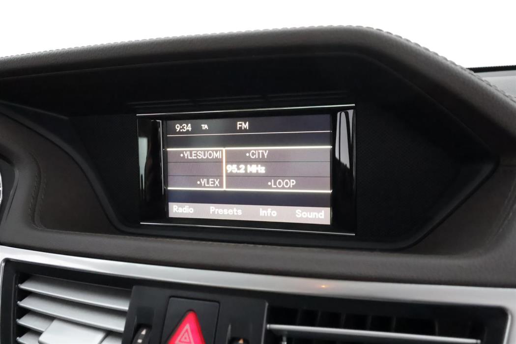 MERCEDES-BENZ E 2011