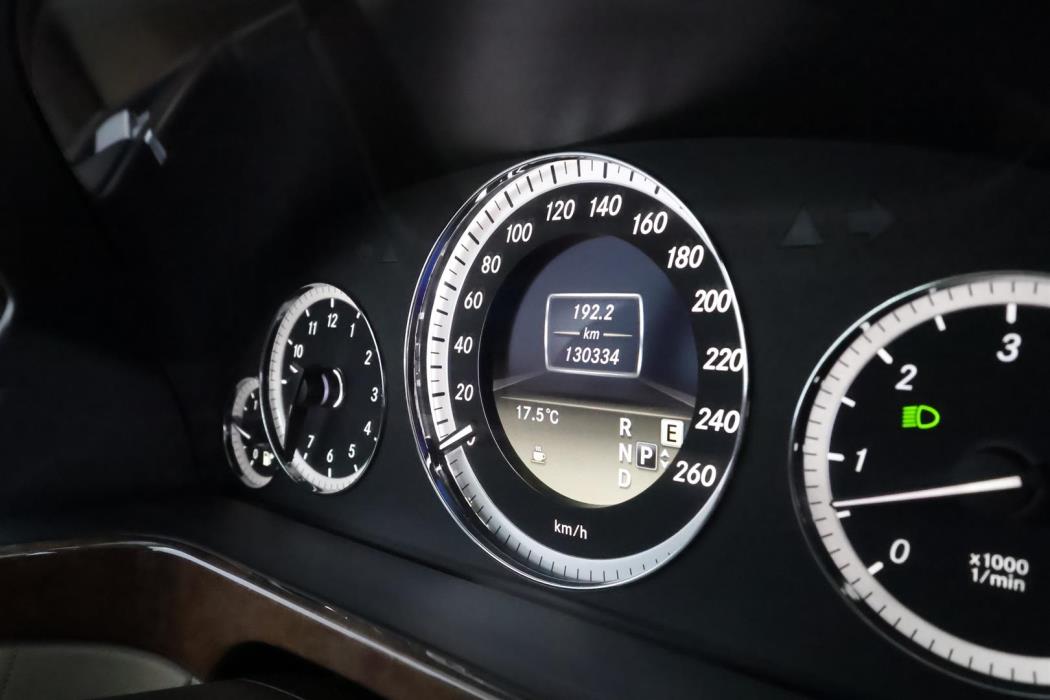 MERCEDES-BENZ E 2011