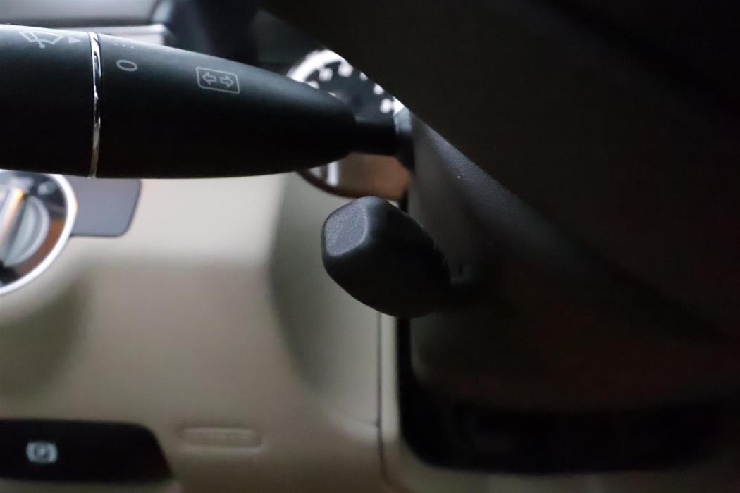 MERCEDES-BENZ E 2011
