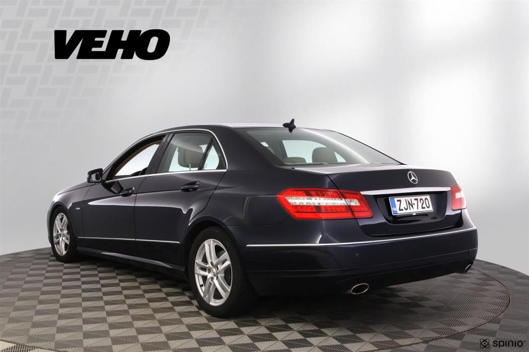 MERCEDES-BENZ E 2011
