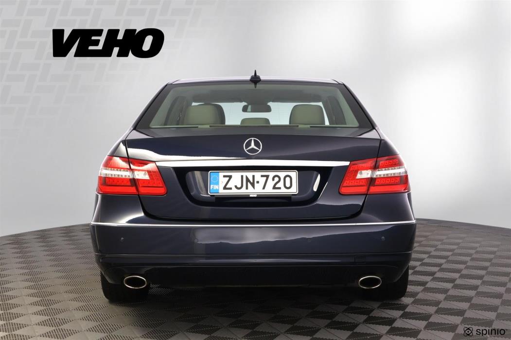 MERCEDES-BENZ E 2011