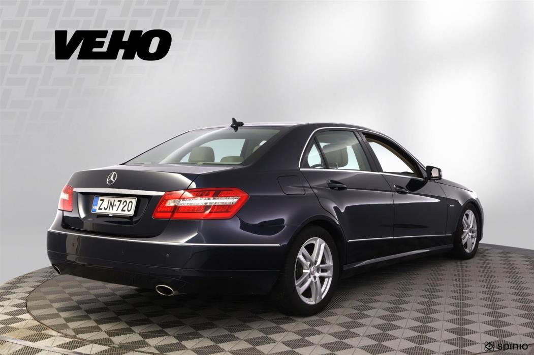 MERCEDES-BENZ E 2011