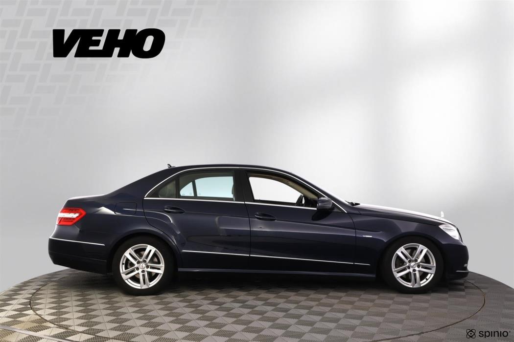 MERCEDES-BENZ E 2011