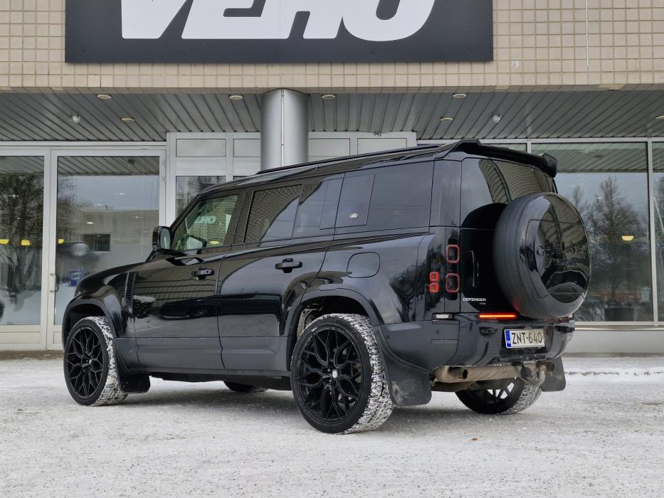 Land Rover Defender 2022