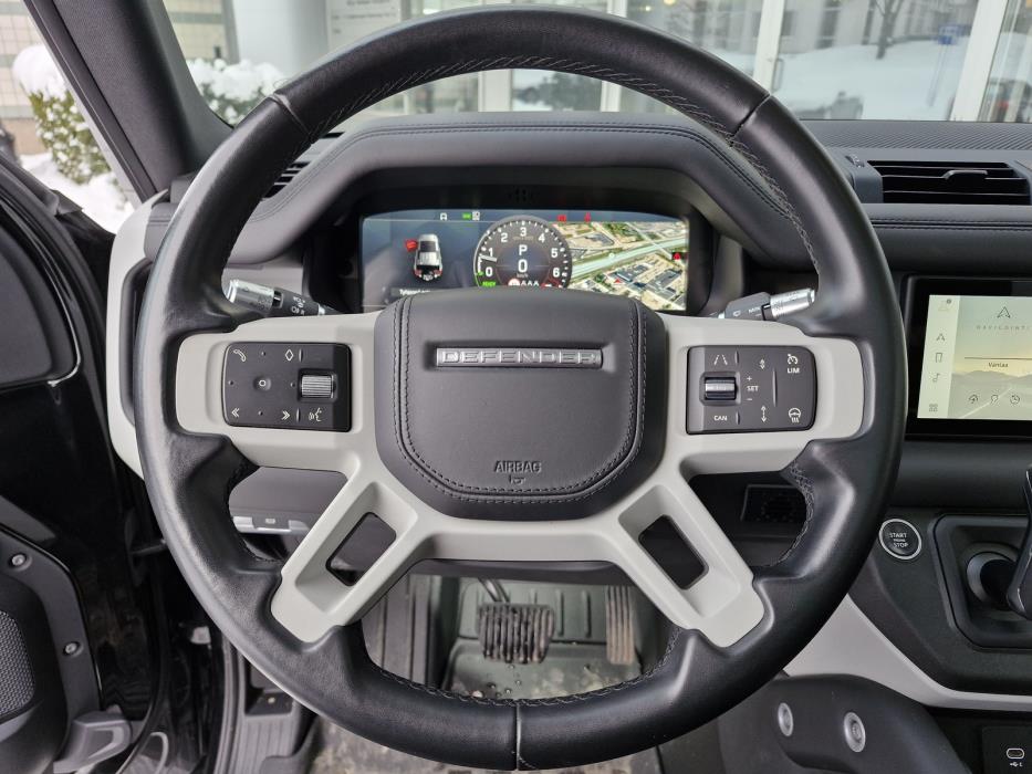 Land Rover Defender 2022