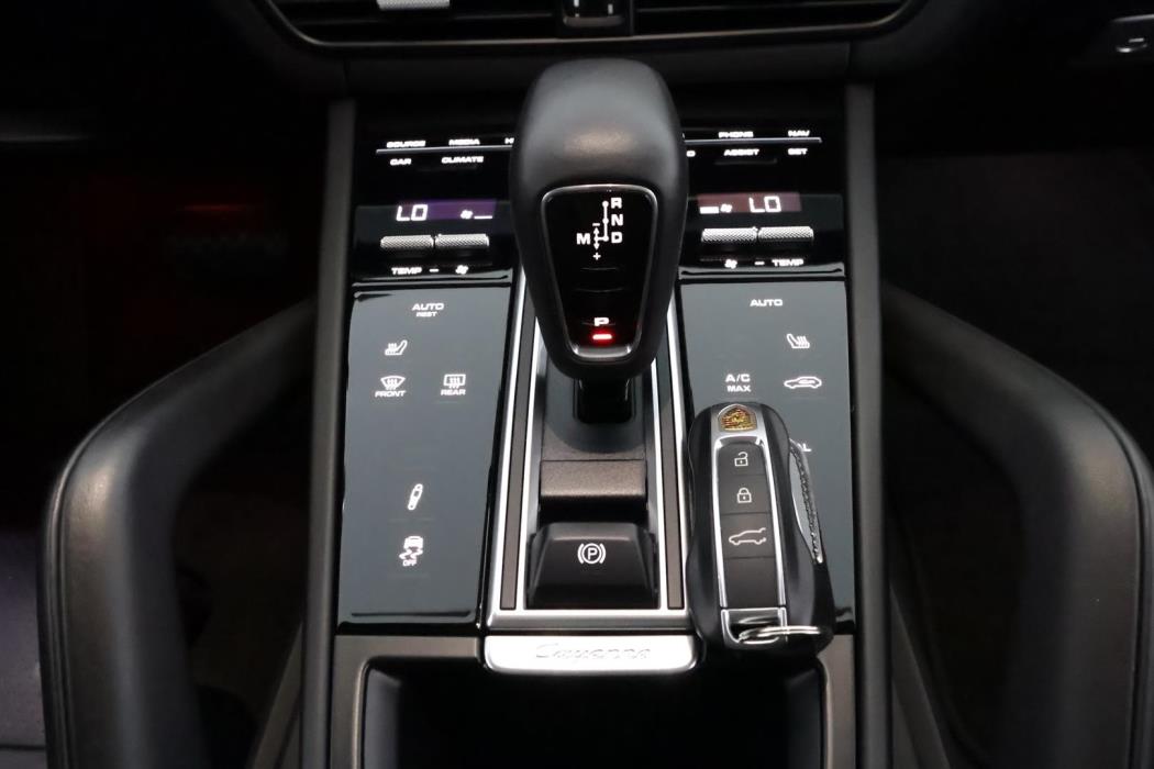 Porsche Cayenne 2022