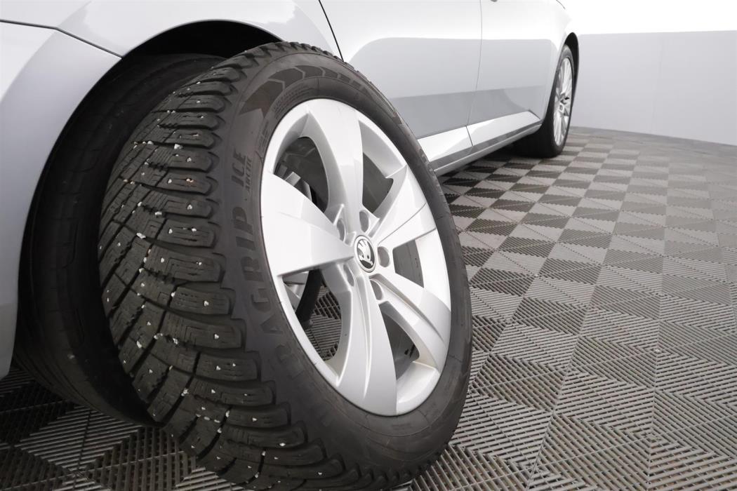Skoda Superb 2021
