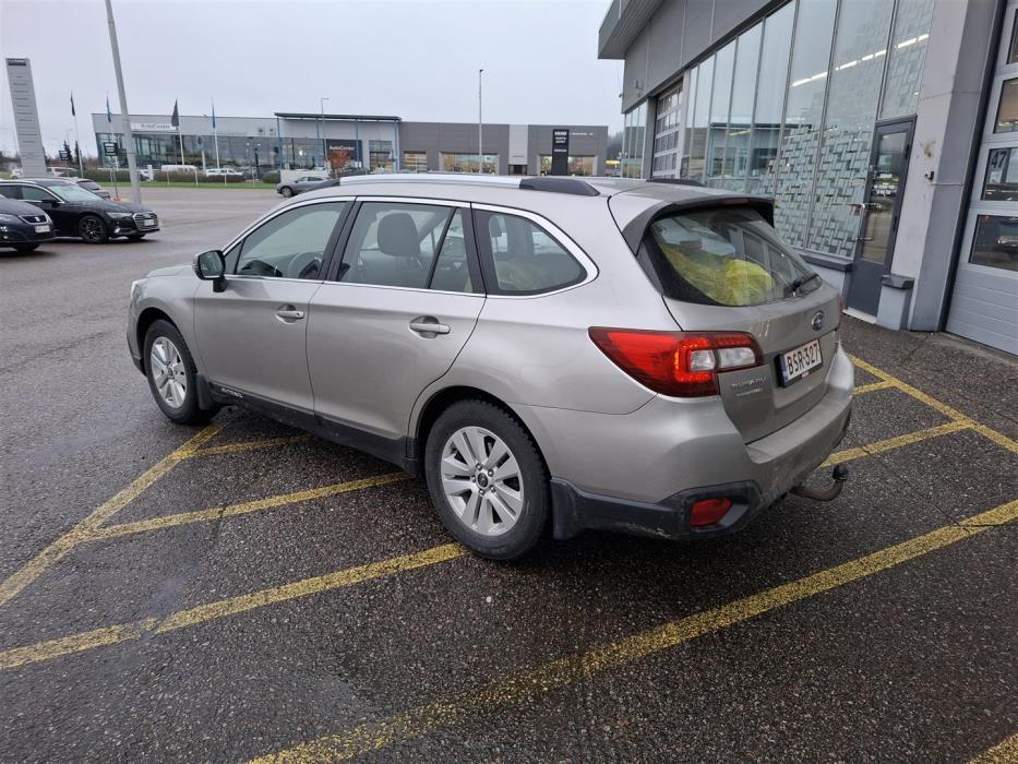 SUBARU Outback 2015